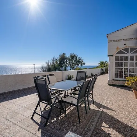 Lets In The Sun - Casita Lighthouse Holiday home *