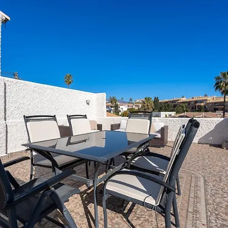 Lets In The Sun - Casita Lighthouse La Cala De Mijas